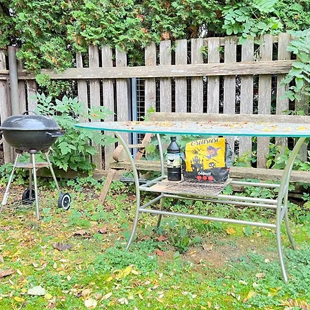 Mirror House Roosi 21 *